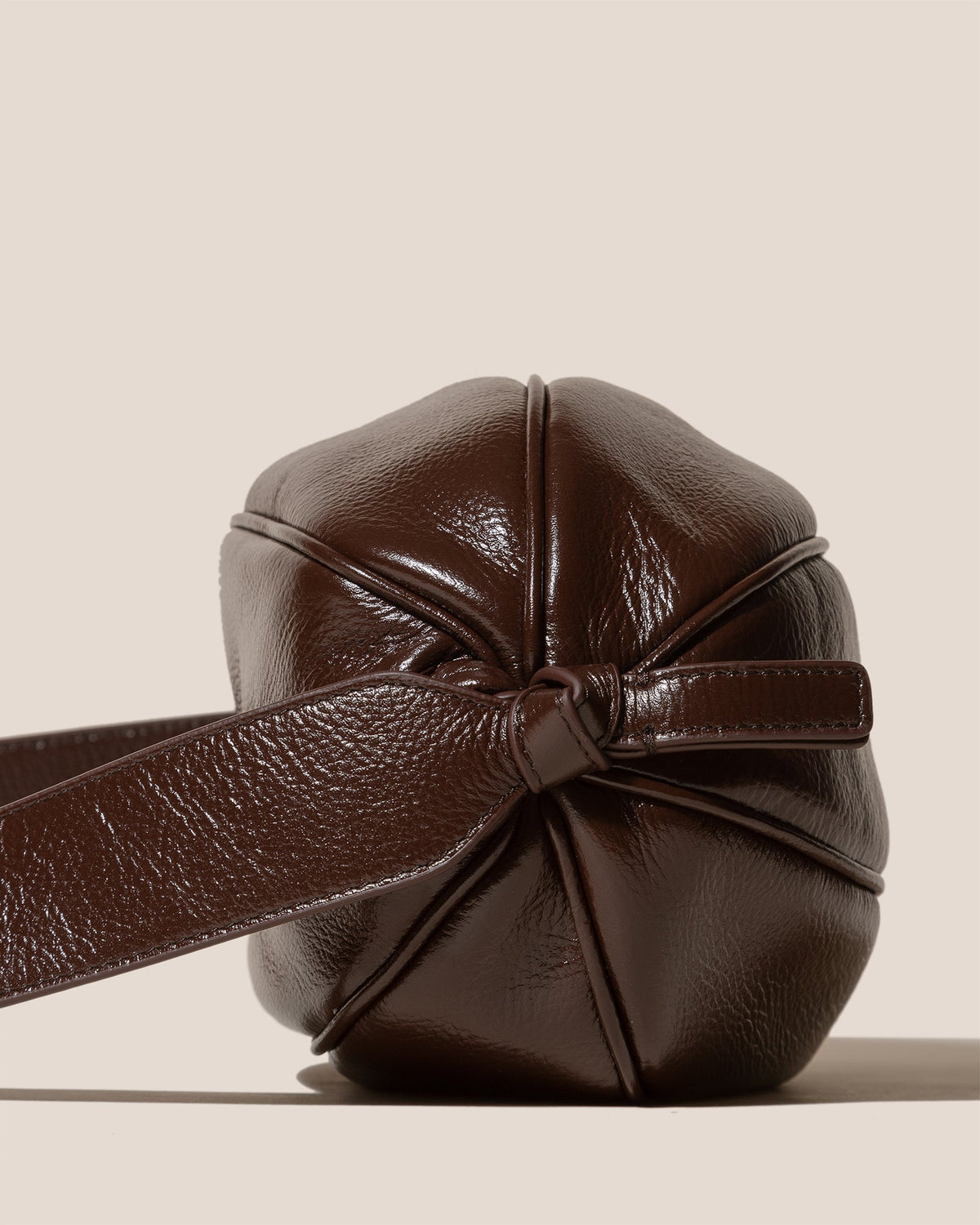 BOYA L DISTRESSED - Ball-Shaped Crossbody Bag | Hereu Women|Men