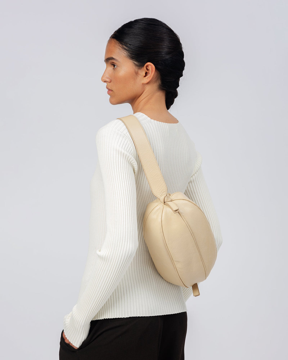 BOYA L DISTRESSED - Ball-Shaped Crossbody Bag | Hereu Women|Men