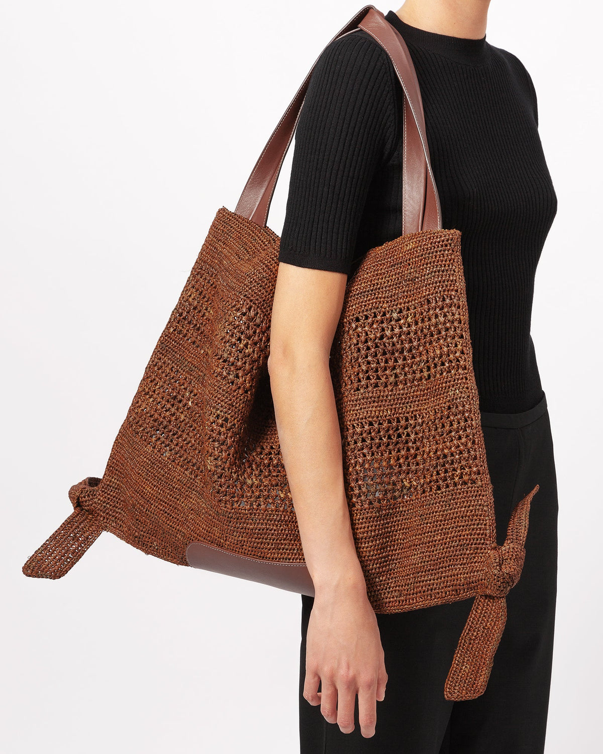 CADOR - Slouchy Crocheted Raffia Shoulder Bag | Hereu Women