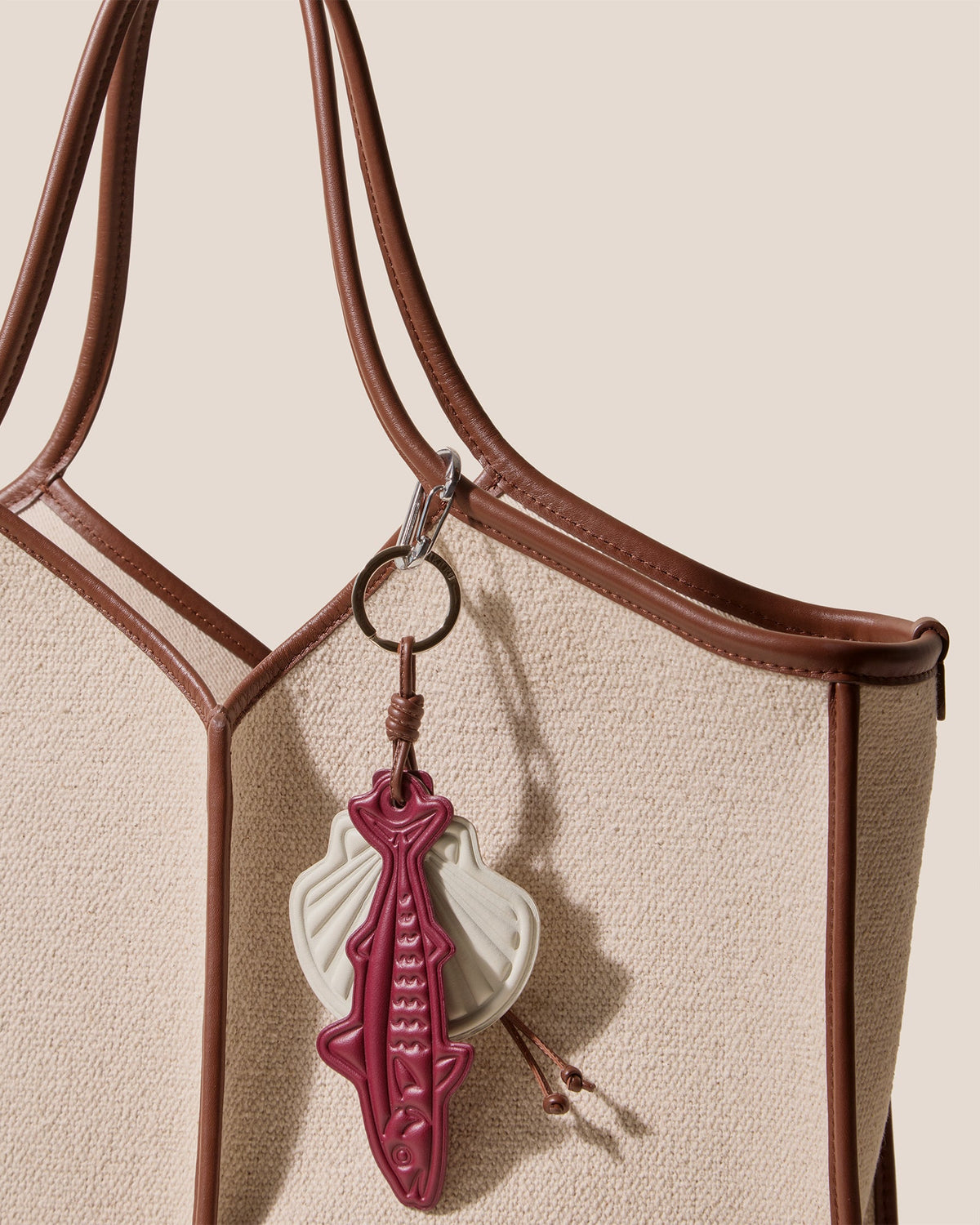 LAMAR KEYCHAIN - Embossed Leather Keychain | Hereu Women