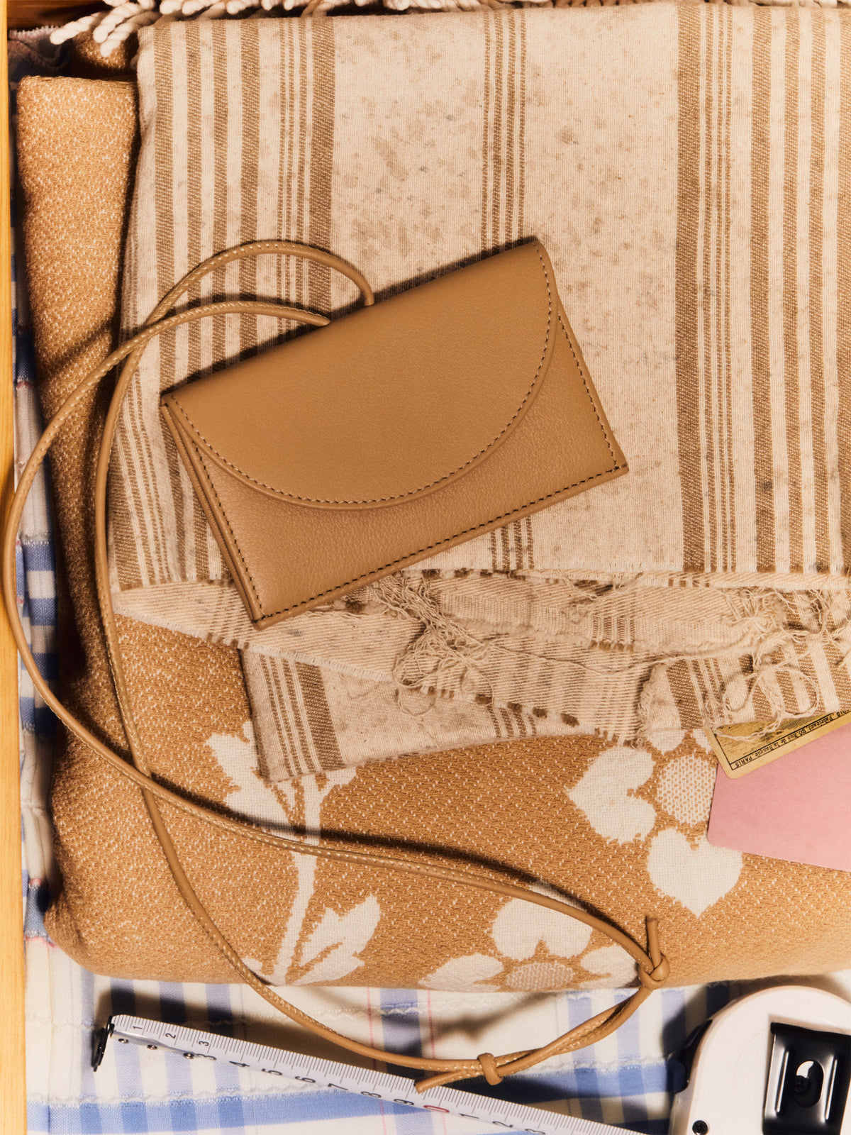 PENJAT - Leather Wallet with Strap | Hereu Women
