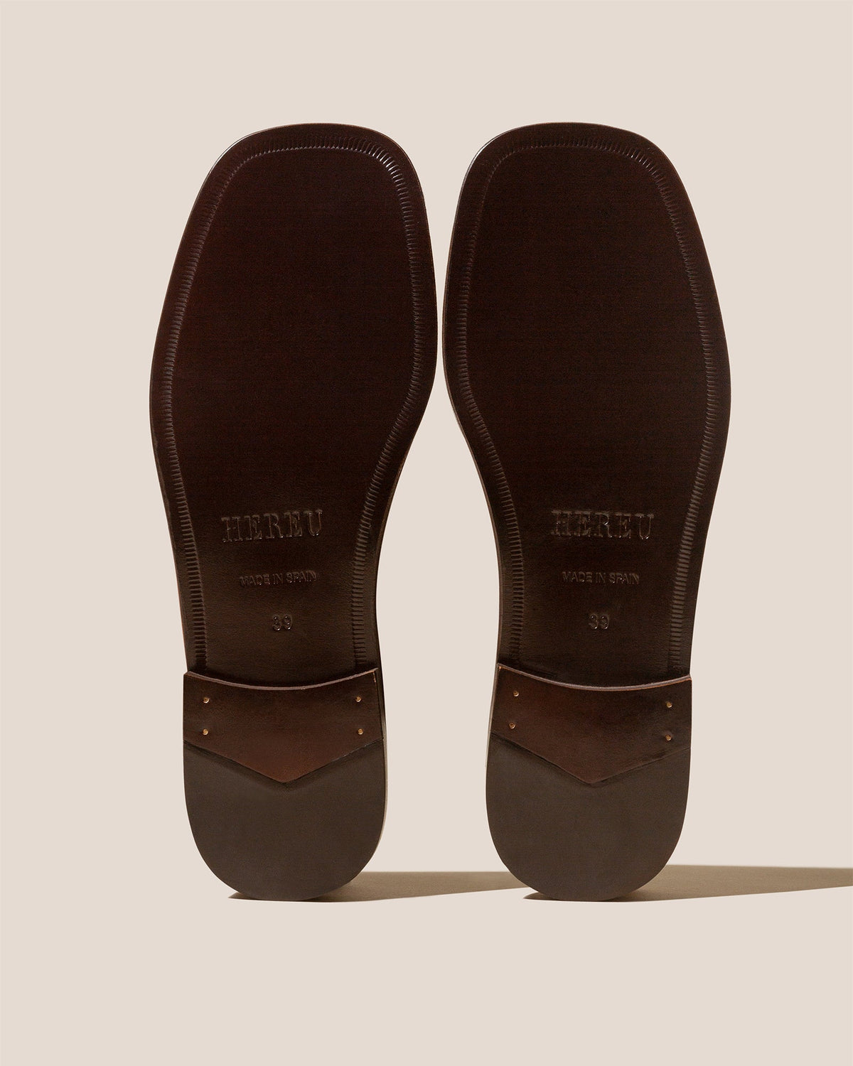 ROCA GRAINY VEG TAN - Square-toe Fisherman Sandal | Hereu Men