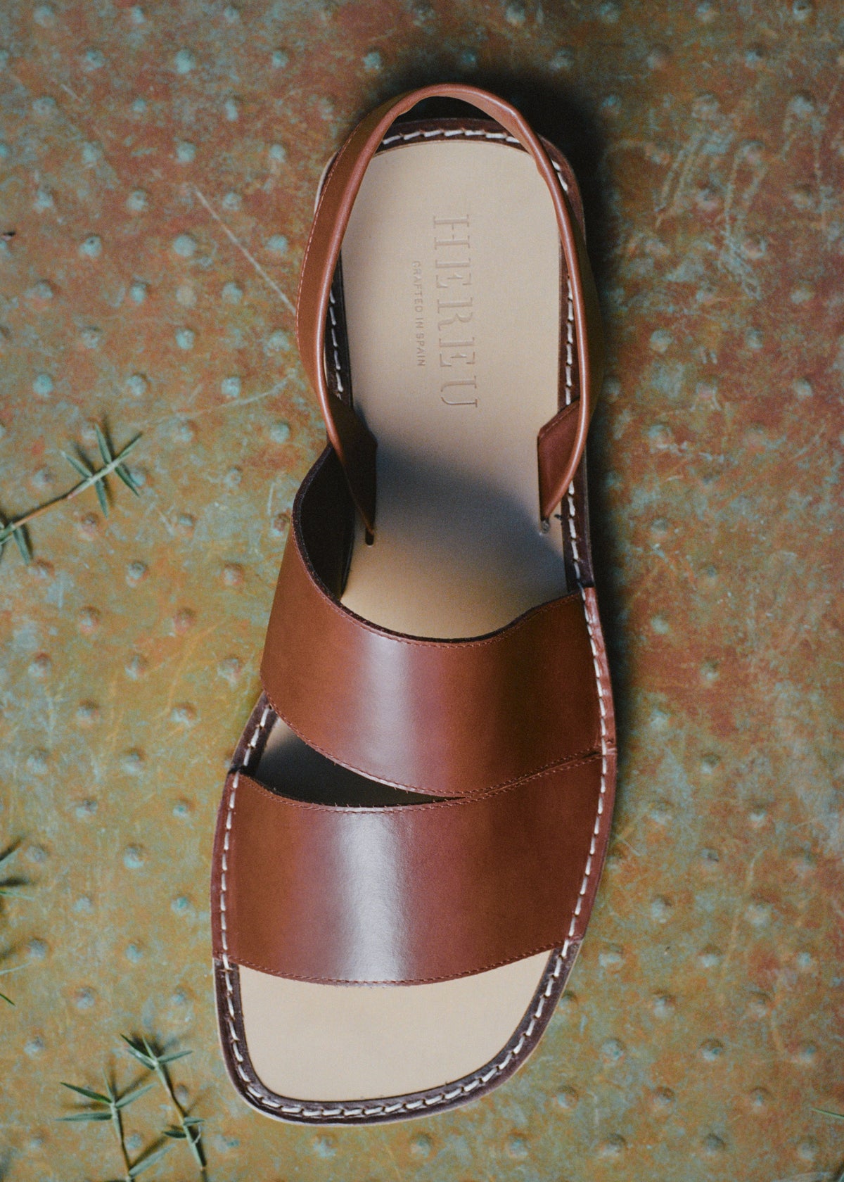 ALOC RUBBER - Asymmetrical Sandal | Hereu Men