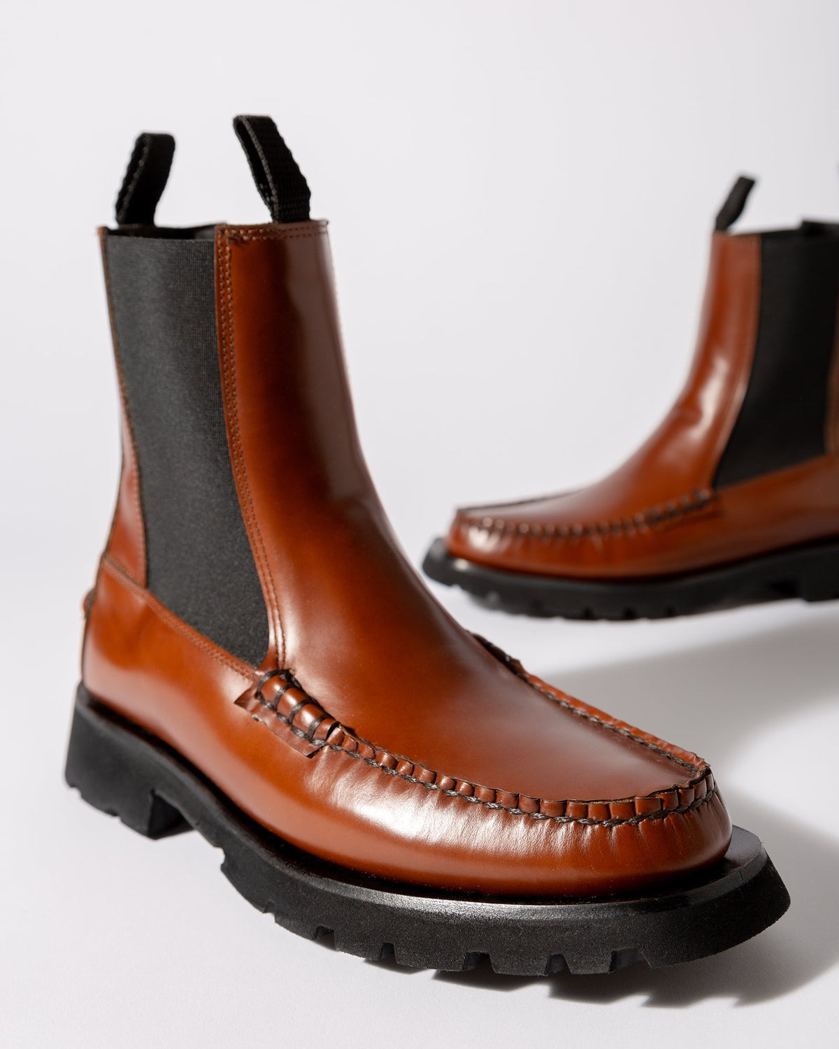 ALDA SPORT - Tread Sole Low-calf Chelsea Boot | Hereu Men