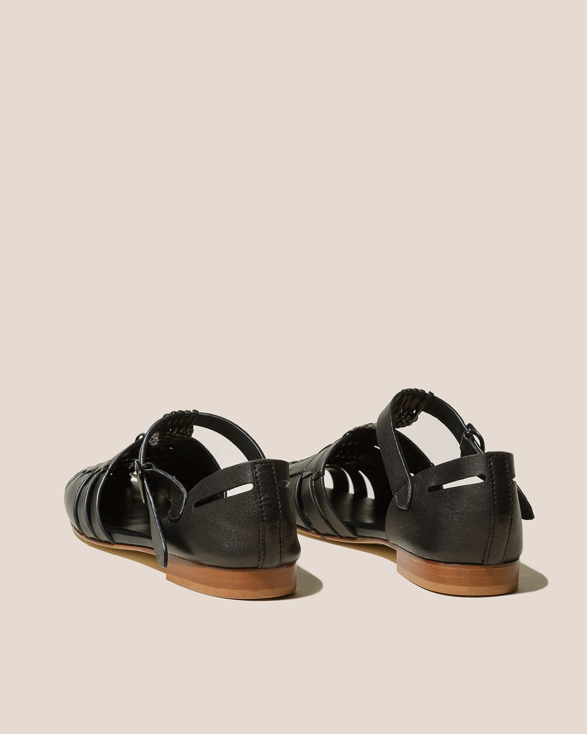 VEDRA - Round-Toe Soft Fisherman Sandal | Hereu Women