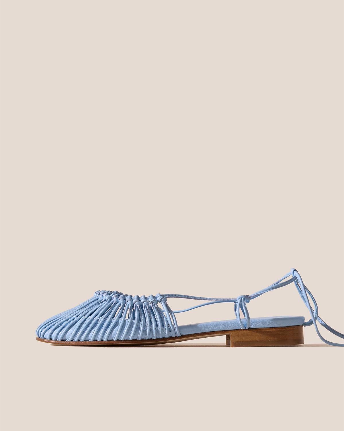 MANTERA - Round-Toe Knotted Sandal | Hereu Women